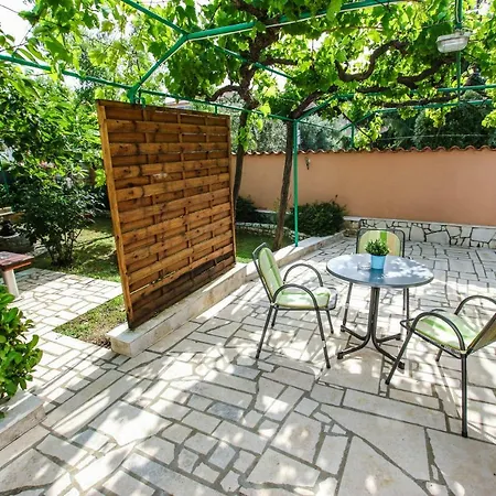 Apartment Vuceric Peroj